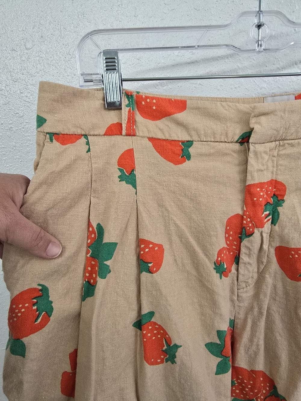 Anthropologie Maeve Avery Strawberry Print Cuffed Trouser Short Linen Blend 12 - Picture 7 of 9